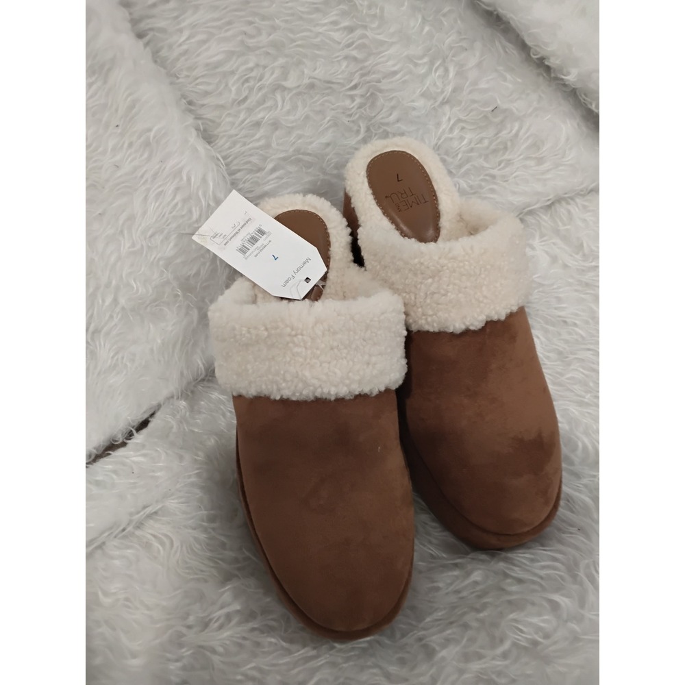 Time and Tru Womens Wedge‎ Clogs Faux Shearling Cognac Brown Memory Foam Size 7